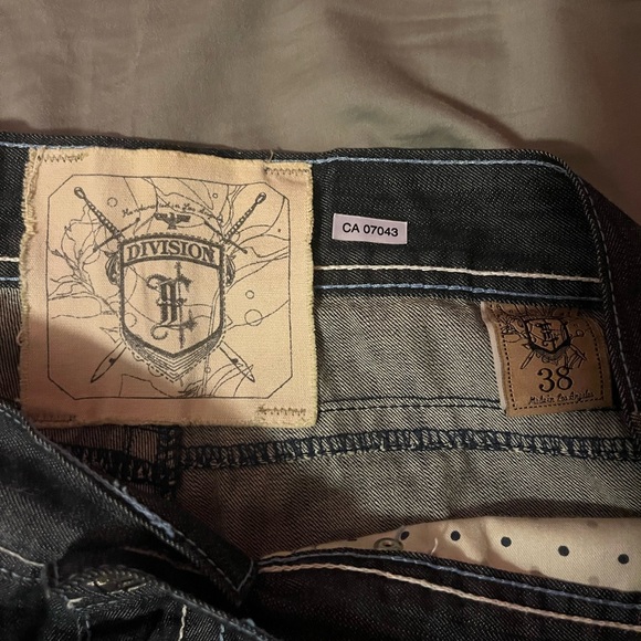 (SOLD) vintage division e jeans - Picture 3 of 4